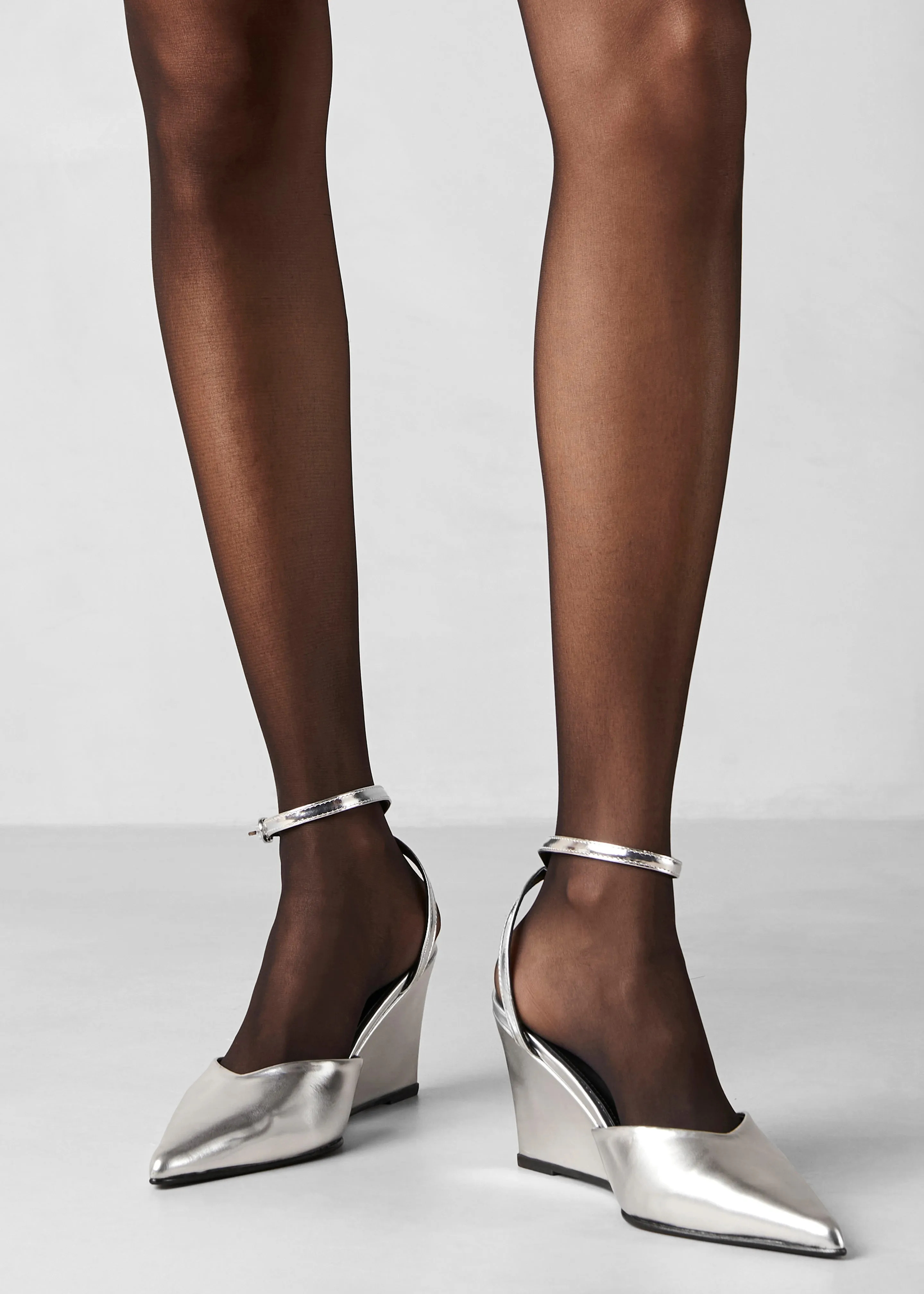 Alohas Polly Shimmer Leather Pumps - Silver
