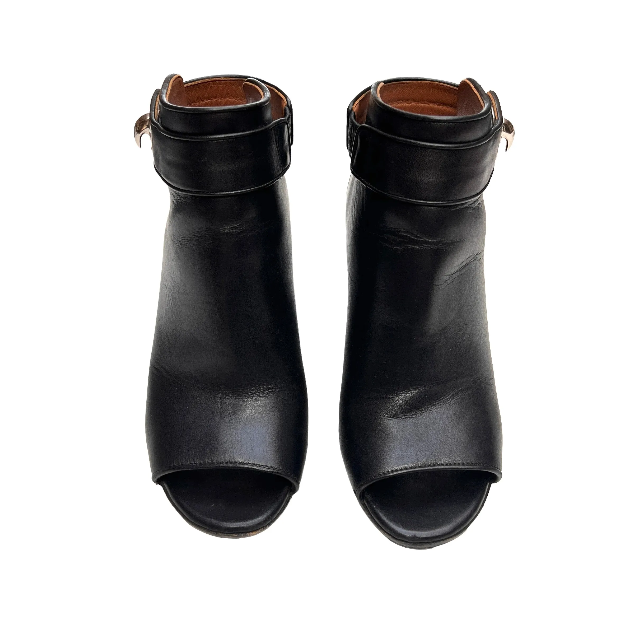 Black Shark Tooth Booties - 6.5