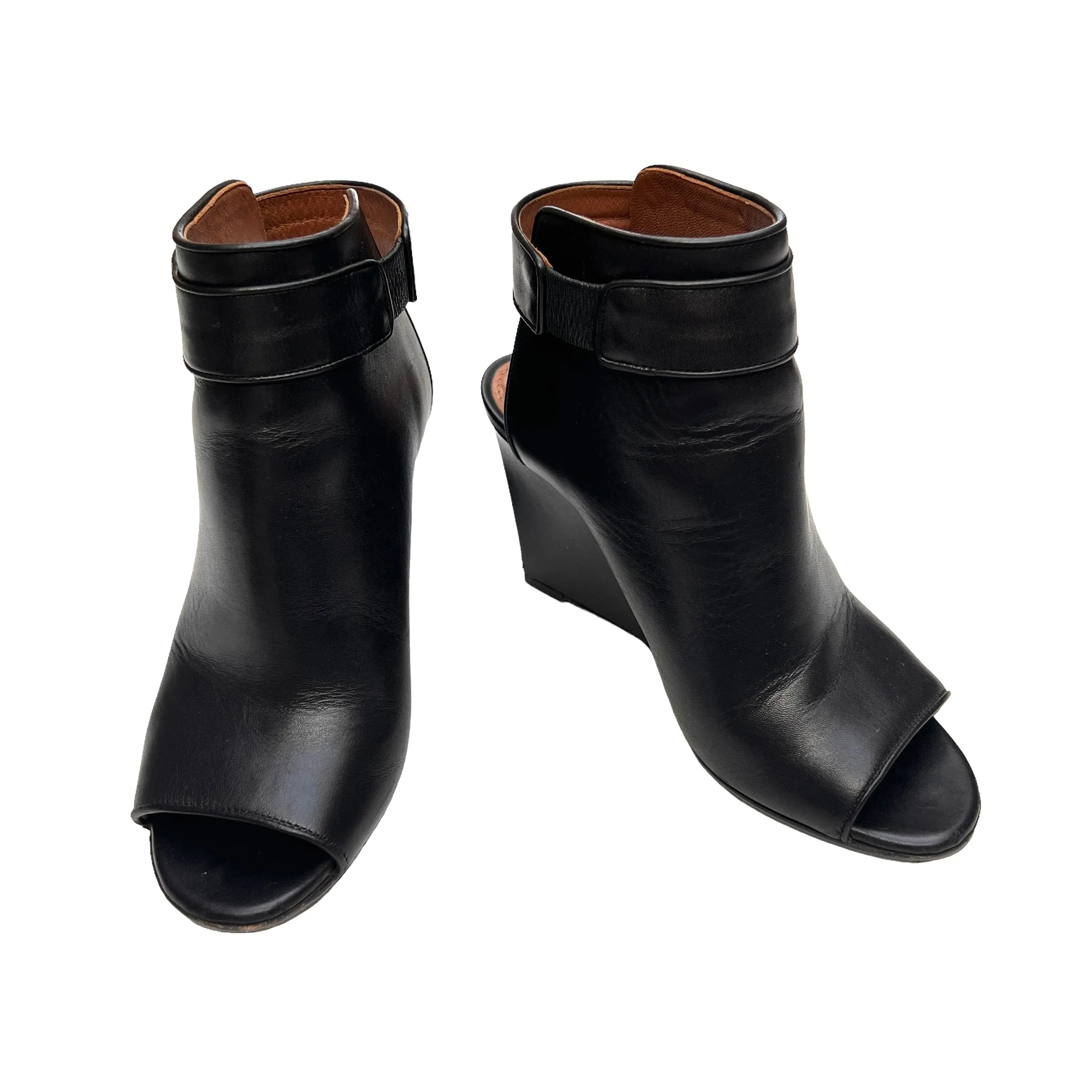 Black Shark Tooth Booties - 6.5