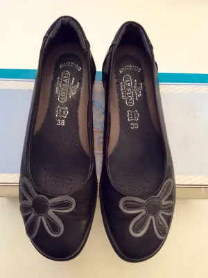 Brand New Fly Flot Black Leather Flat Comfort Shoes Size 5/38