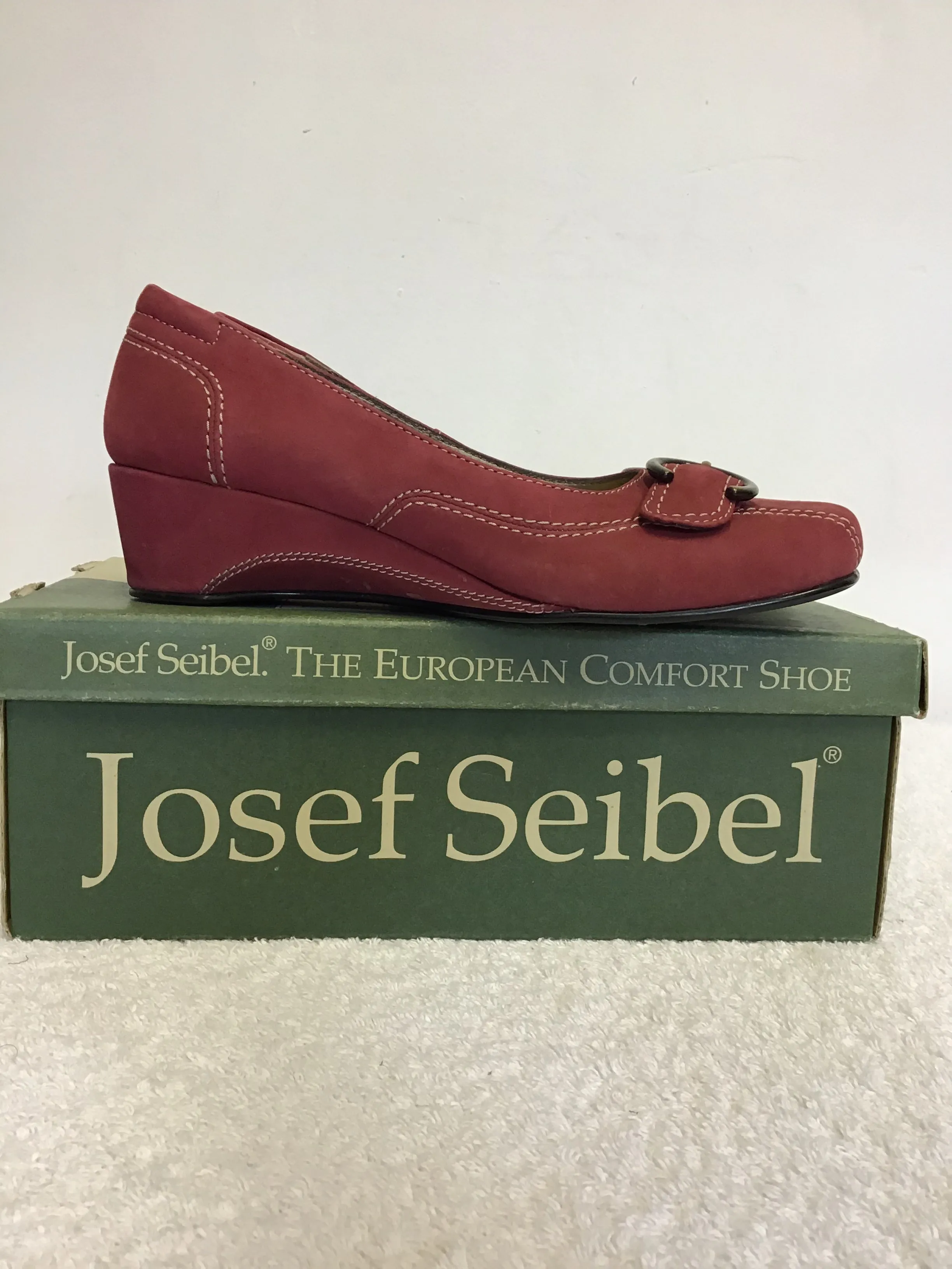 BRAND NEW JOSEF SEIBEL CRANBERRY WEDGE HEEL COMFORT SHOES SIZE 4/37