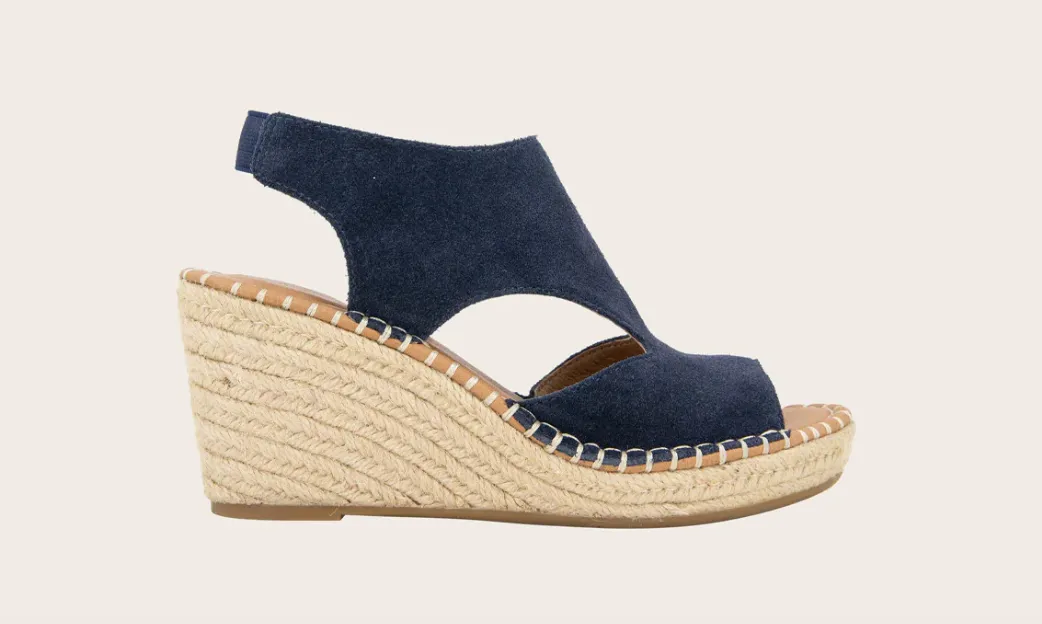 CODY CUTOUT BRAID WEDGE