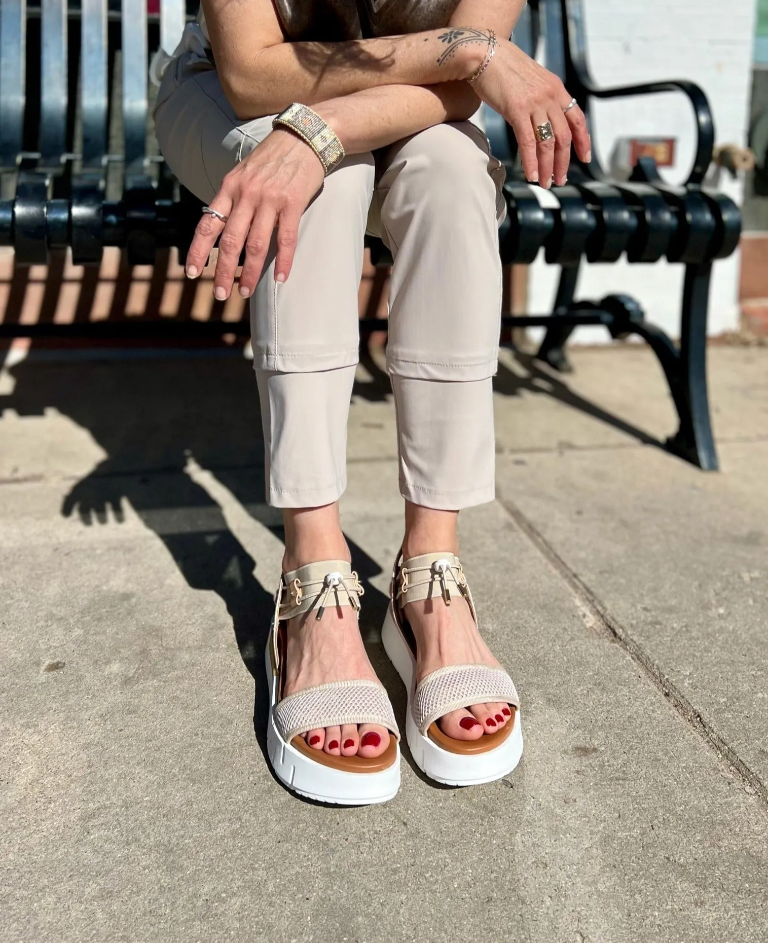 E410701D Venus in Bronze/Tan