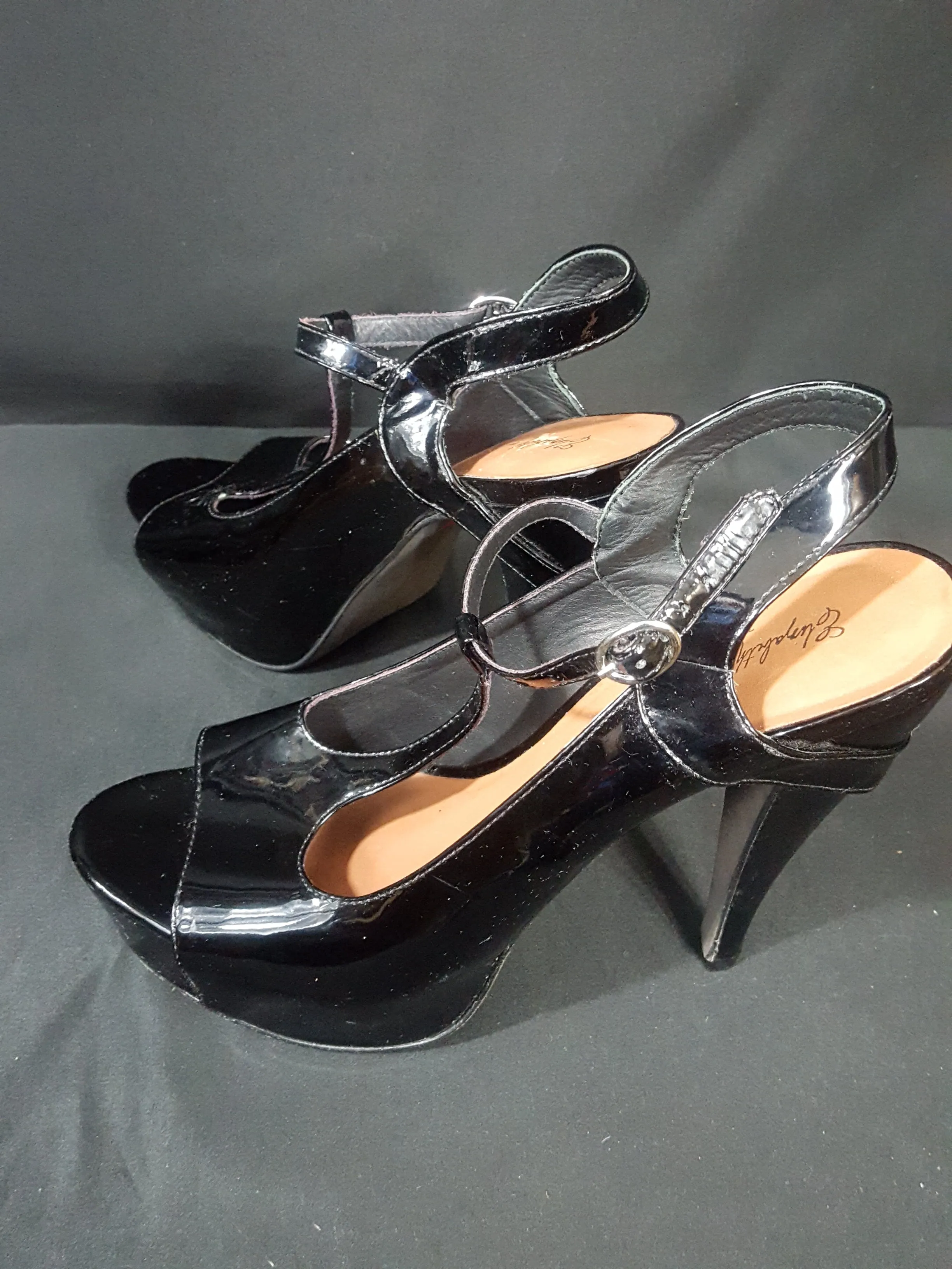 Elizabeth & James Patent Leather T-strap Heels size 9