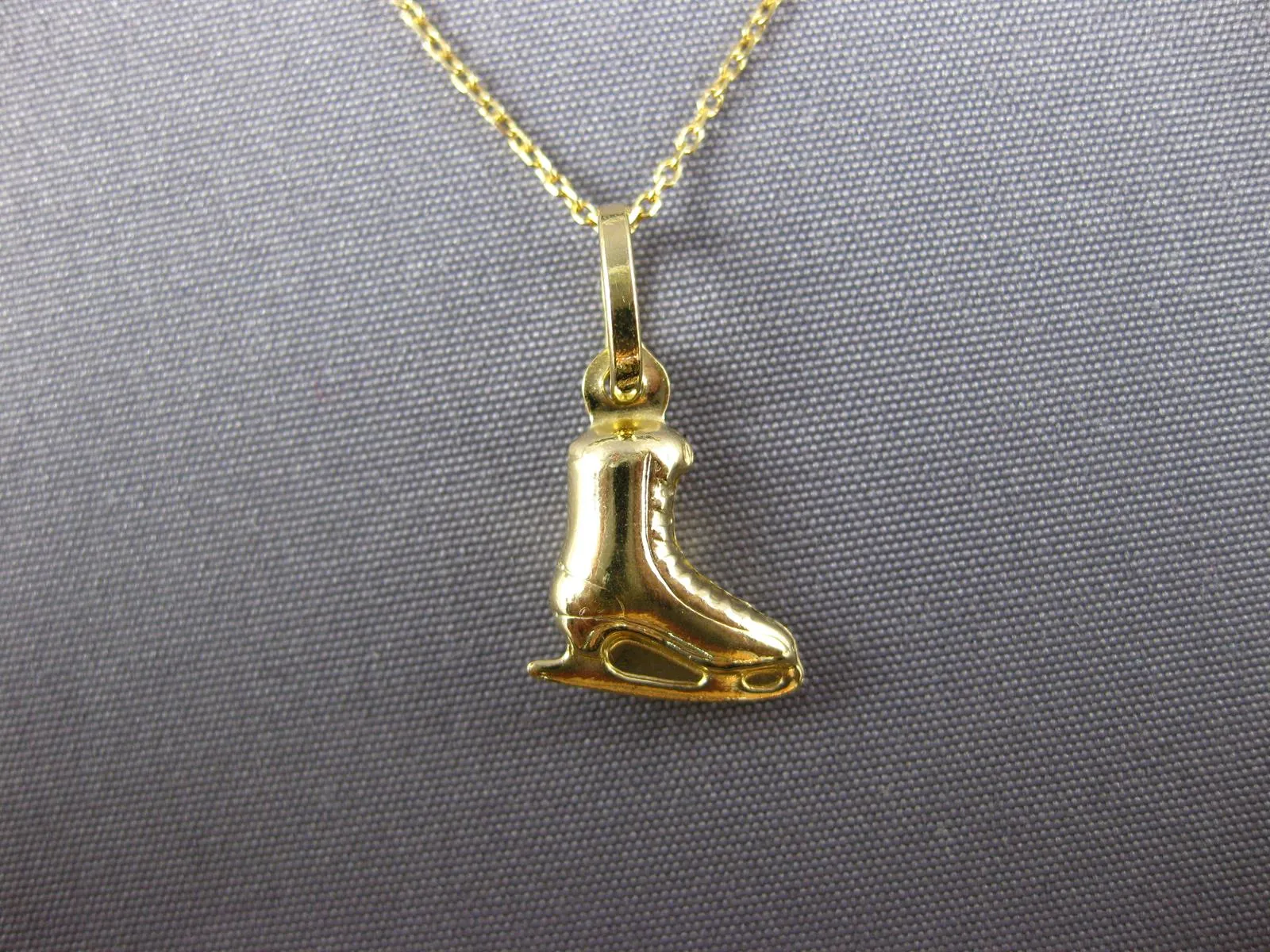 ESTATE 14KT YELLOW GOLD 3D HANDCRAFTED ICE SKATER CHARM PENDANT #25602