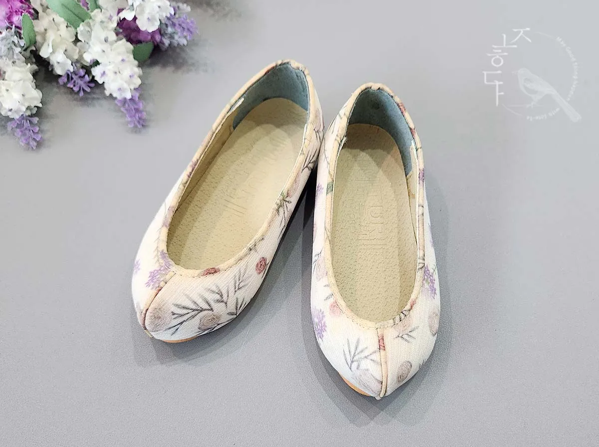 Graceful Floral Baby Girl Hanbok Shoes