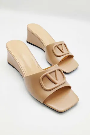 Heidi V Brooch Detail Wedge Mules in Nude