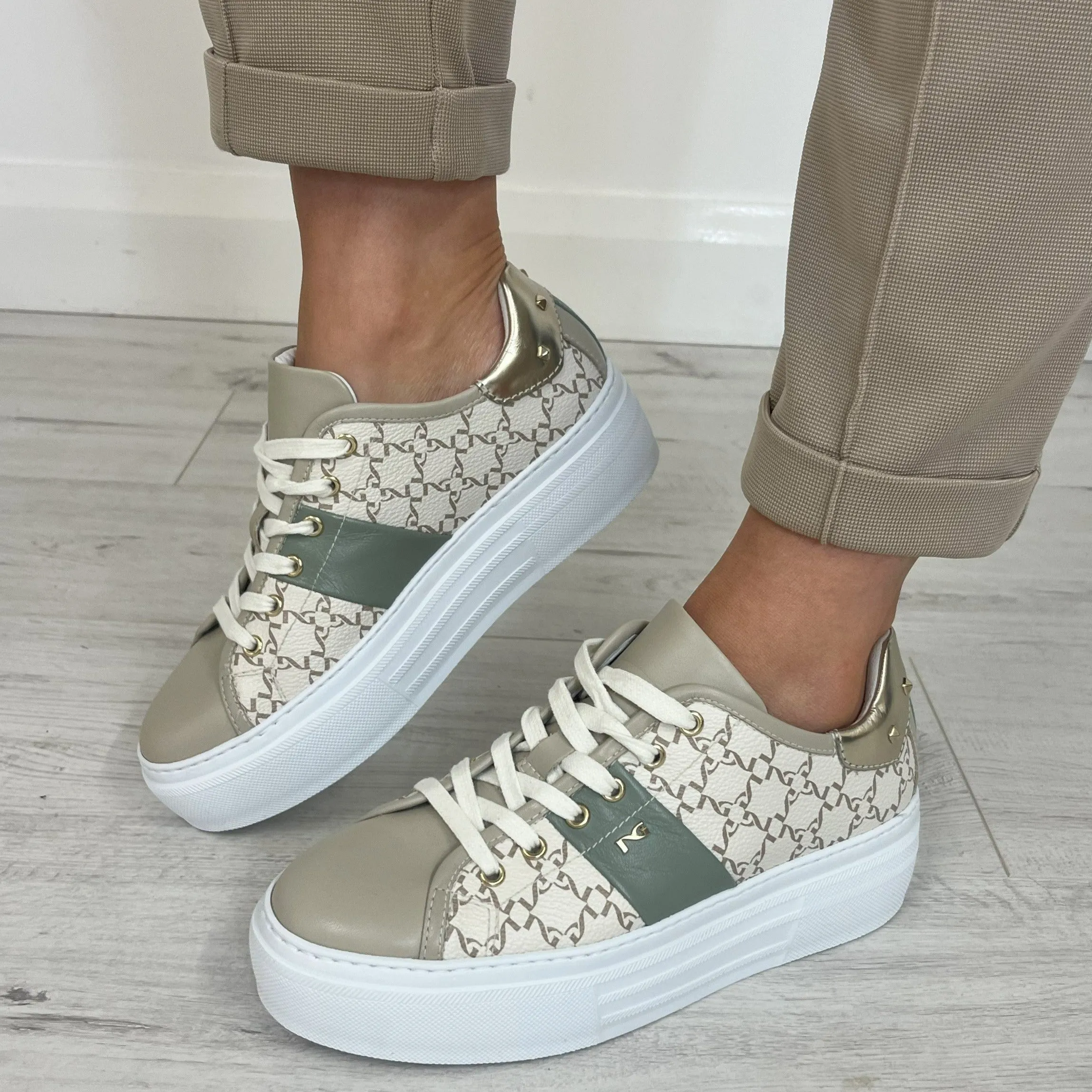 NeroGiardini Beige & Sage Green Leather Logo Sneakers