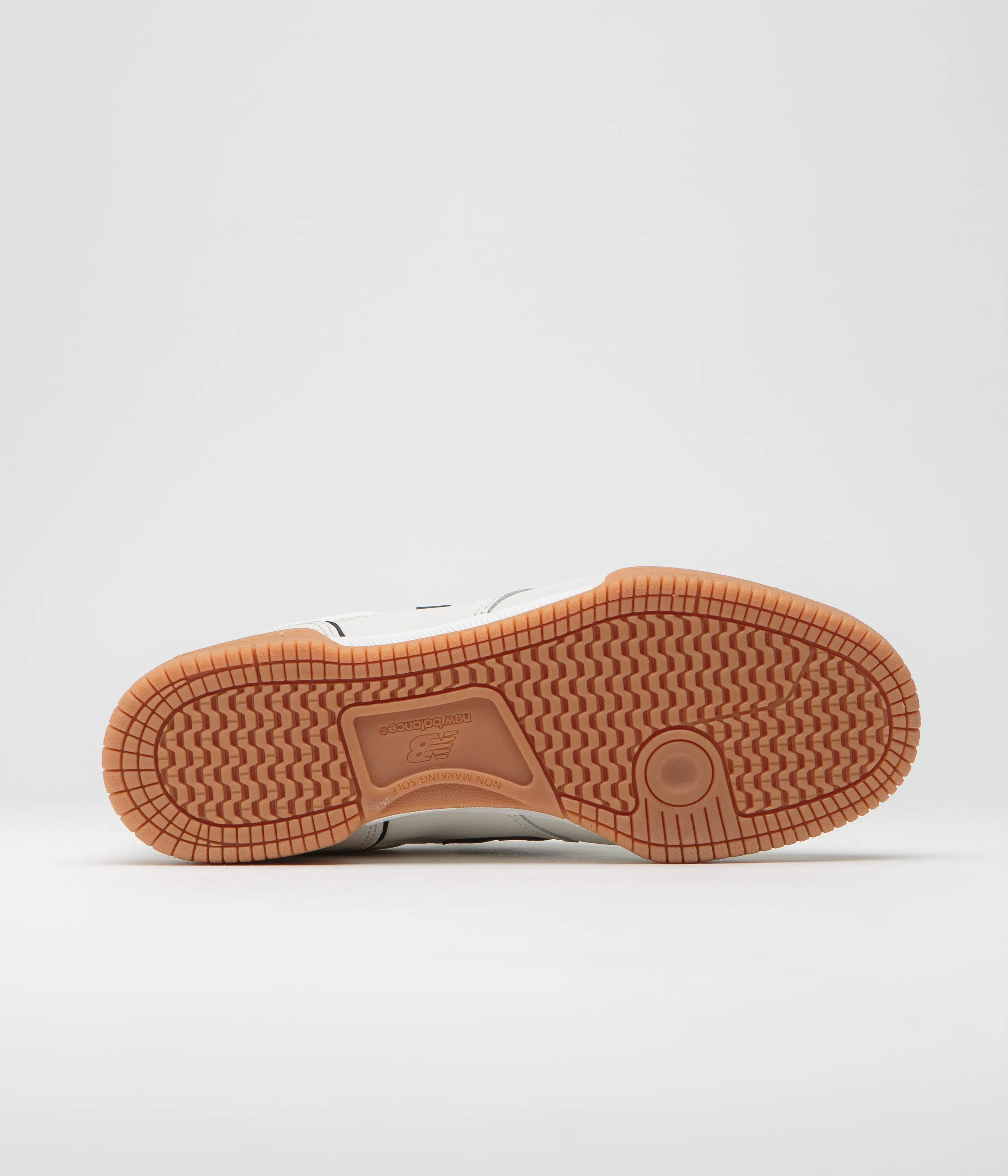 New Balance Numeric 600 Tom Knox Shoes - White / Gum