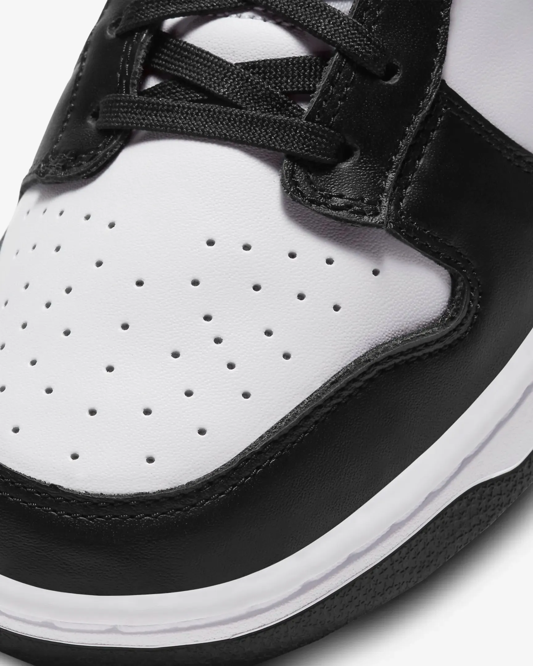 Nike SB Dunk Low - Black | White