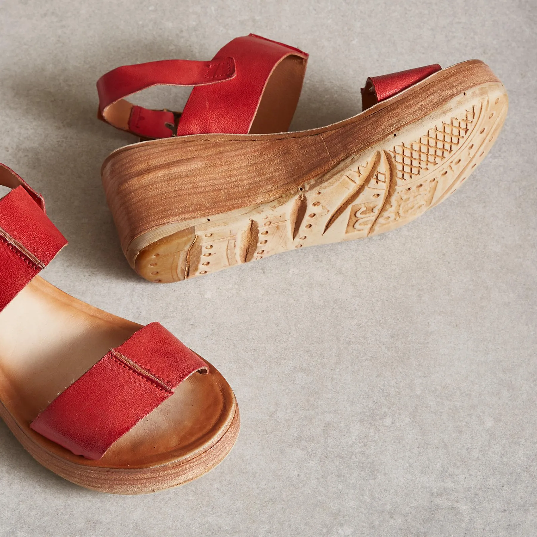 Niv Sandals