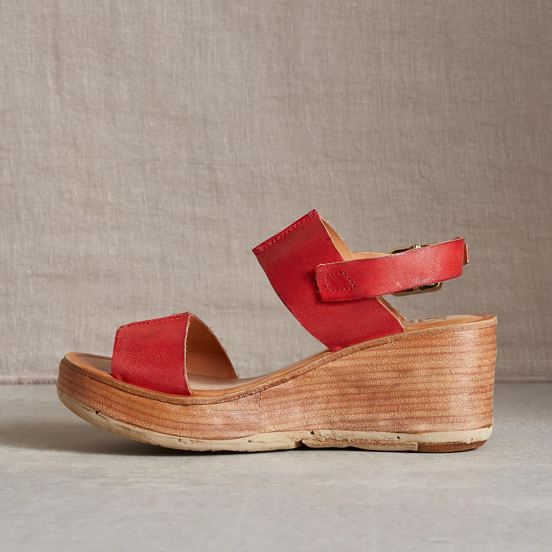 Niv Sandals