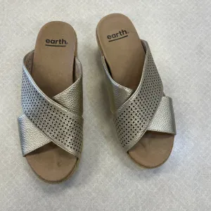 Shoes Heels Wedge By Earth In Gold, Size: 5.5