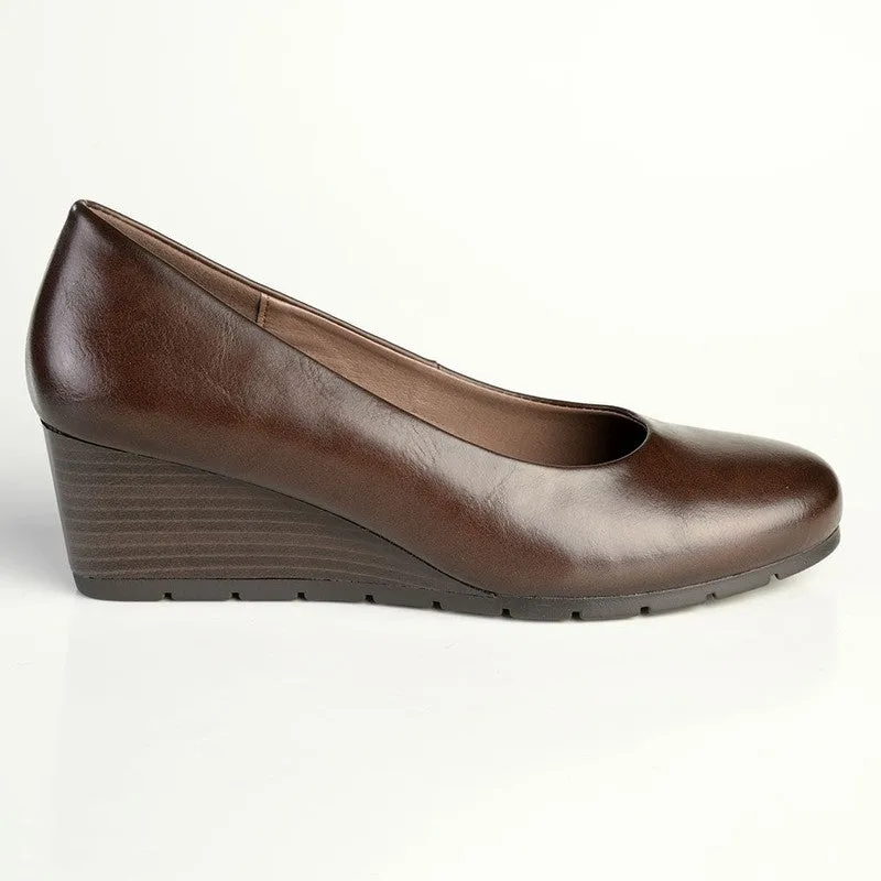 Soft Style By Hush Puppies Mihewi Wedge Court - Chocolate
